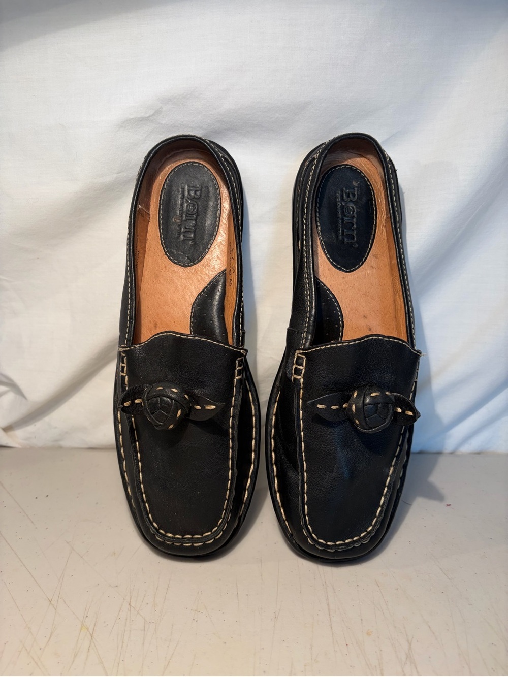 Born Black womens Leather Loafers with Decorative Knot size 8